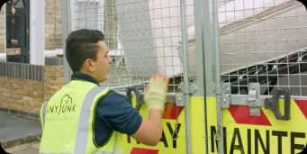 Anyjunk closing rubbish collection truck